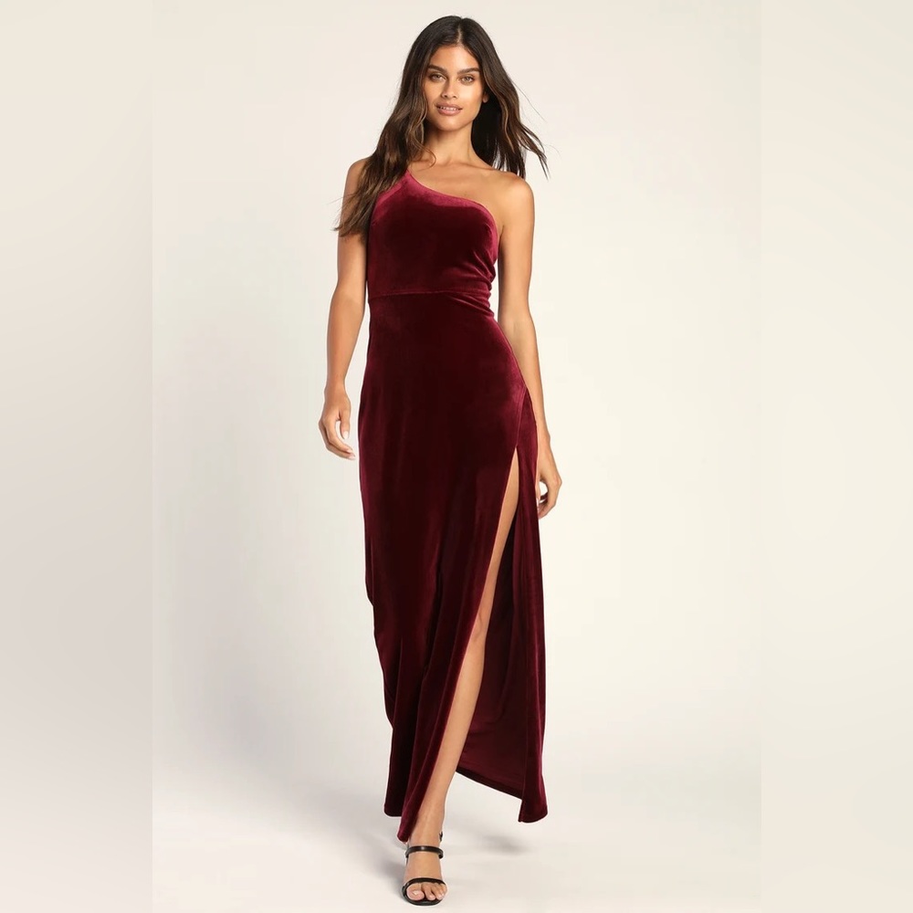 NWT | Glamorous Romance Burgundy Velvet One-Shoulder Maxi Dress
